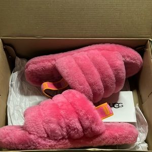 UGG k fluff yeah slides